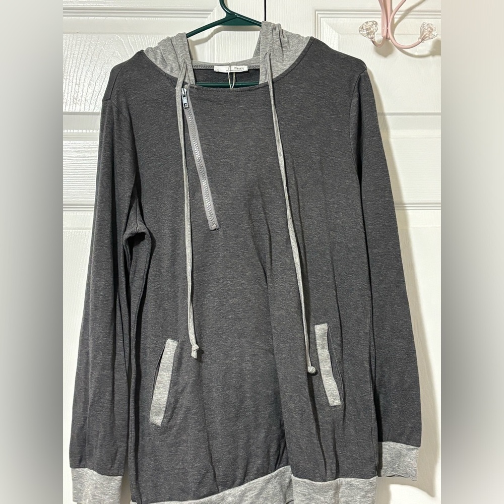 Messic Hoodie Gray NWOT Sz XL